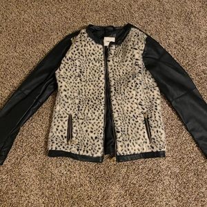 Leather jacket with fux fur
